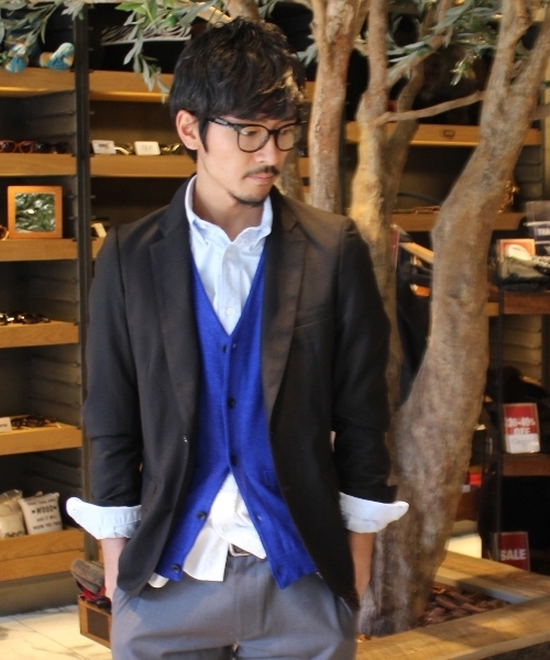 JOURNAL STANDARD(ジャーナルスタンダード)の「T/R ギャバジンタイトテーラードジャケット #(テーラードジャケット・メンズ・ブルー系その他/ブラック/チャコールグレー/ネイビー・MEDIUM/X-LARGE/LARGE/SMALL)」の1枚目の写真