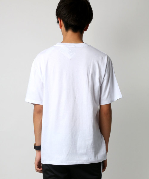 CONVERSE（コンバース）の「CONVERSE/コンバース ワンポイントスニーカーサガラ刺繍Ｔシャツ（Tシャツ/カットソー・メンズ・ホワイト/ブラック・LL/M/L）」の8枚目の写真