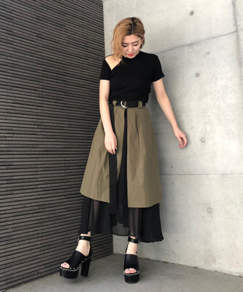 ENVYM(アンビー)の「フレアコンビロングSK(スカート・レディース・ブラック/カーキ・FREE)」の4枚目の写真