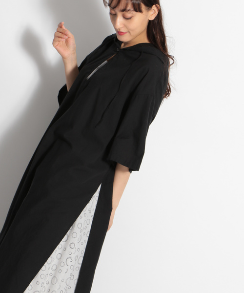 niko and...（ニコアンド）の「フーディービッグワンピース（ワンピース・レディース・ブラック/オフホワイト/モカ・FREE）」の2枚目の写真