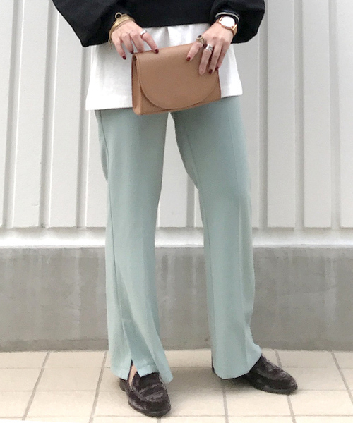 archives（アルシーヴ）の「セミフレアスリットパンツ（その他パンツ・レディース・ブラック/ベージュ/グリーン系その他/ピンクベージュ・MEDIUM）」の4枚目の写真