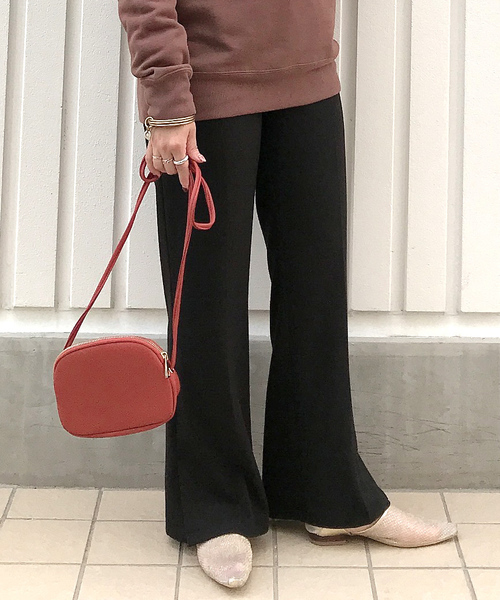 archives（アルシーヴ）の「セミフレアスリットパンツ（その他パンツ・レディース・ブラック/ベージュ/グリーン系その他/ピンクベージュ・MEDIUM）」の2枚目の写真