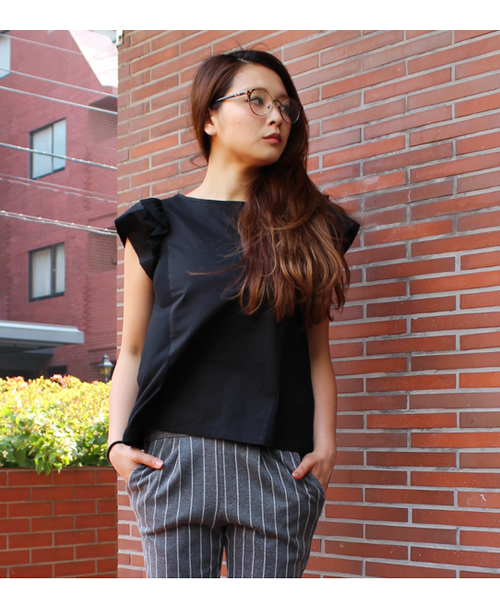 CROON A SONG（クルーンアソング）の「ショルダーフリルトップス（Tシャツ/カットソー・レディース・ホワイト/ブラック/ライトグレー/サックスブルー・38）」の2枚目の写真