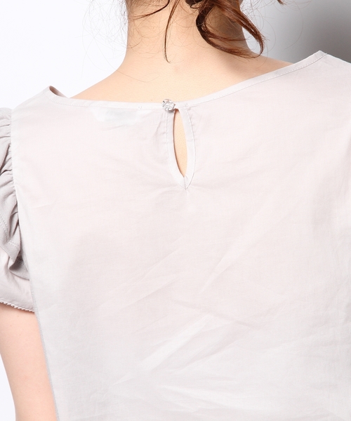 CROON A SONG（クルーンアソング）の「ショルダーフリルトップス（Tシャツ/カットソー・レディース・ホワイト/ブラック/ライトグレー/サックスブルー・38）」の8枚目の写真