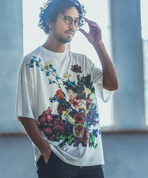 ANGENEHM（アンゲネーム）の「mt6359-Colorful Flowers Print Big Tee Tシャツ (MADE IN JAPAN)（Tシャツ/カットソー・メンズ・ホワイト/ブラック・S/M/L）」の2枚目の写真