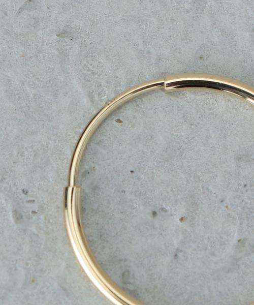H　BEAUTY&YOUTH UNITED ARROWS（エイチビューティーアンドユースユナイテッドアローズ）の「＜LOREN STEWART＞LIGHT INFINITY EARRINGS 14K YELLOW GOLD/ピアス（ピアス（両耳用）・レディース・ゴールド・FREE）」の6枚目の写真