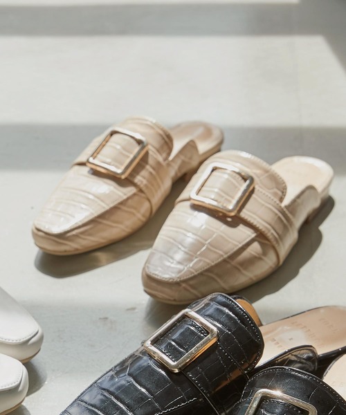 KOBE LETTUCE（コウベレタス）の「スクエアトゥバックルバブーシュローファー（ローファー・レディース・ブラック/アイボリー/ブラック系その他/ベージュ系その他・S/M/XS/XXS）」の4枚目の写真