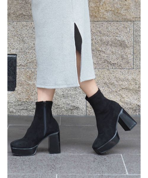 EVRIS(エヴリス)の「SLIMスウェードチャンキーブーツ(ブーツ・レディース・ブラック/ブラウン/アイボリー・SMALL/MEDIUM/LARGE)」の9枚目の写真