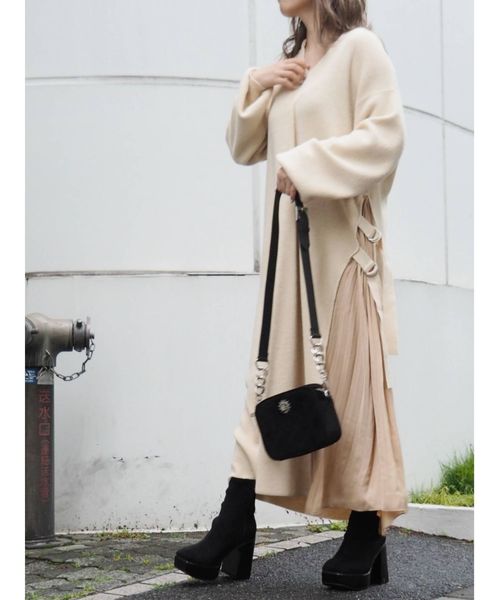 EVRIS(エヴリス)の「SLIMスウェードチャンキーブーツ(ブーツ・レディース・ブラック/ブラウン/アイボリー・SMALL/MEDIUM/LARGE)」の19枚目の写真