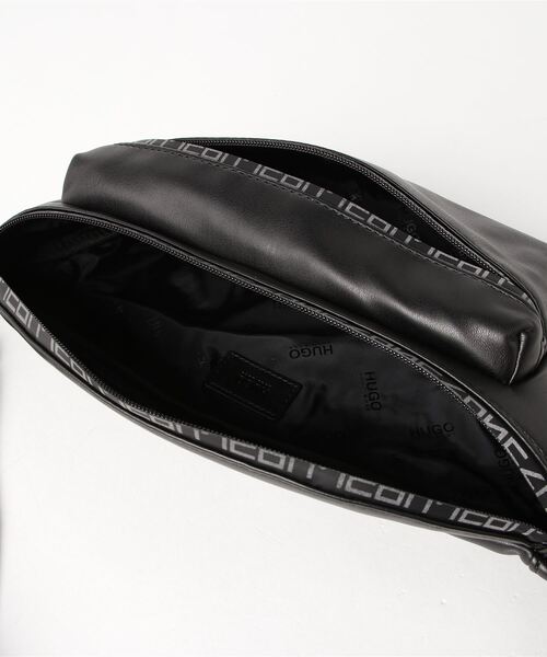 HUGO(ヒューゴ)の「HUGO ‘93 ジップテープ ベルトバッグ (ボディバッグ/ウエストポーチ・メンズ・ブラック・ONESIZE)」の3枚目の写真