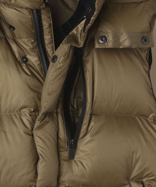 SHIPS（シップス）の「SHIPS: ALLIED FEATHER&DOWN 700FP ナイロン ダウン ベスト（ダウンベスト・メンズ・ブラック/カーキ/ダークグレー・SMALL/MEDIUM/LARGE/X-LARGE）」の12枚目の写真