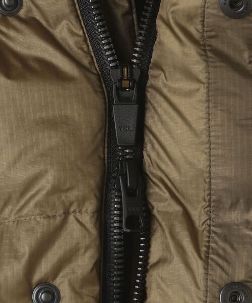 SHIPS（シップス）の「SHIPS: ALLIED FEATHER&DOWN 700FP ナイロン ダウン ベスト（ダウンベスト・メンズ・ブラック/カーキ/ダークグレー・SMALL/MEDIUM/LARGE/X-LARGE）」の11枚目の写真