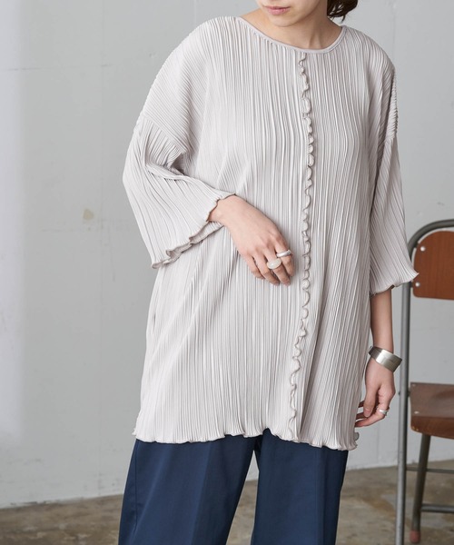 Chaco closet(チャコ クローゼット)の「オーバーサイズプリーツメロウプルオーバー(Tシャツ/カットソー・レディース・チャコールグレー/ライトグレー/ブラック/ブルー/ライトグリーン/アイボリー/パープル系その他/グレイッシュベージュ/コーラル・FREE)」の13枚目の写真