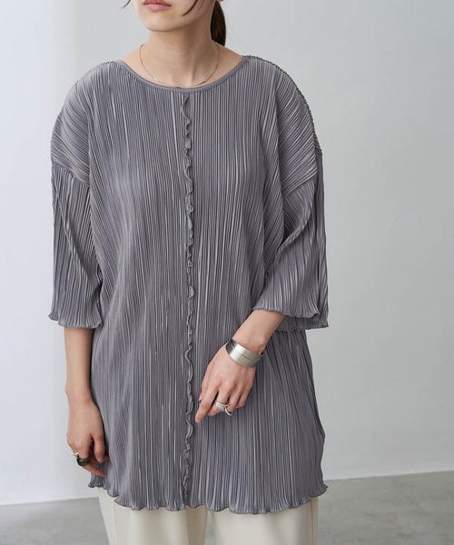 Chaco closet(チャコ クローゼット)の「オーバーサイズプリーツメロウプルオーバー(Tシャツ/カットソー・レディース・チャコールグレー/ライトグレー/ブラック/ブルー/ライトグリーン/アイボリー/パープル系その他/グレイッシュベージュ/コーラル・FREE)」の10枚目の写真