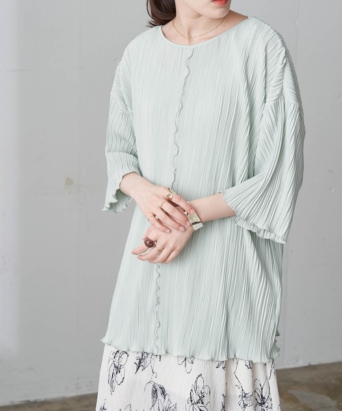 Chaco closet(チャコ クローゼット)の「オーバーサイズプリーツメロウプルオーバー(Tシャツ/カットソー・レディース・チャコールグレー/ライトグレー/ブラック/ブルー/ライトグリーン/アイボリー/パープル系その他/グレイッシュベージュ/コーラル・FREE)」の19枚目の写真