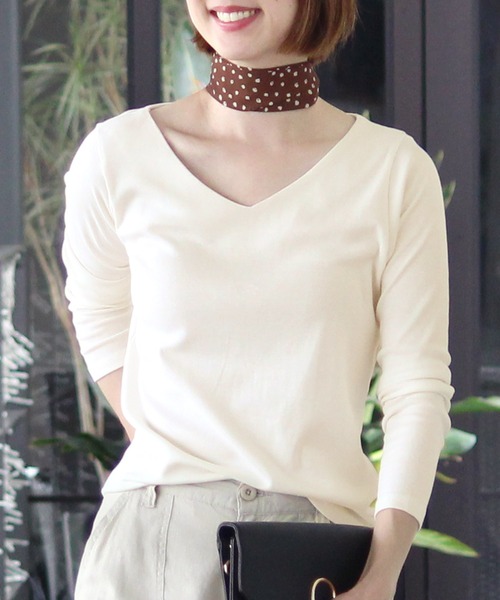 PourVous(プールヴー)の「コットンVネックシャツ(Tシャツ/カットソー)」 WEAR