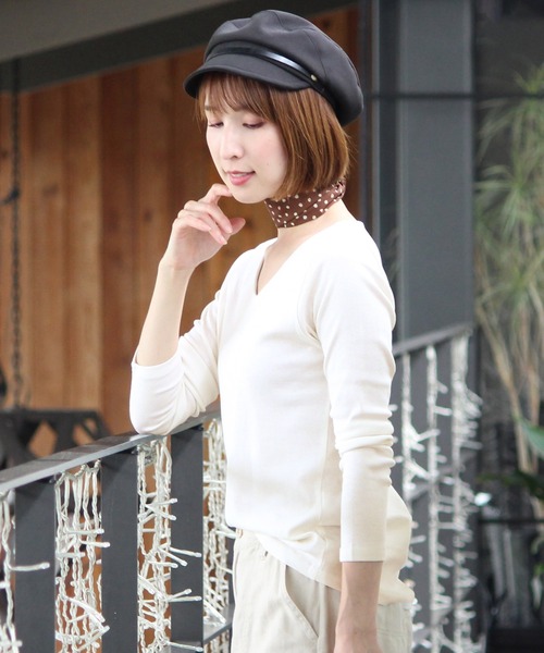 ElegChic(エレグシック)の「コットンVネックシャツ(Tシャツ/カットソー・レディース・チャコールグレー/カーキ/グレイッシュベージュ/ブラック/オフホワイト/ネイビー・M/L)」の22枚目の写真