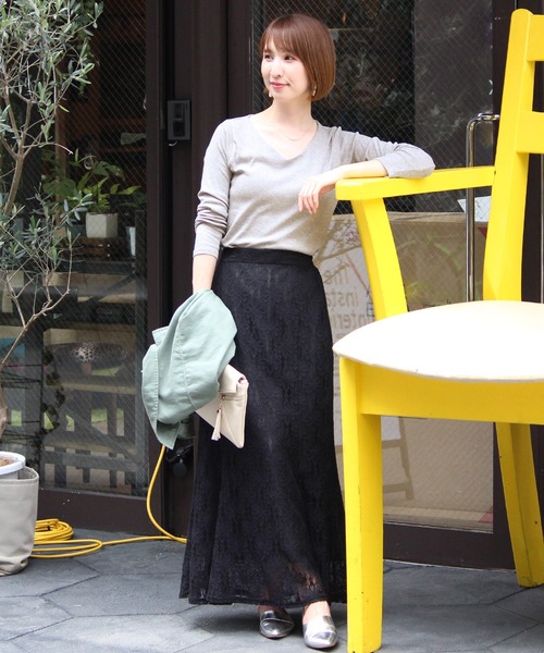 ElegChic(エレグシック)の「コットンVネックシャツ(Tシャツ/カットソー・レディース・チャコールグレー/カーキ/グレイッシュベージュ/ブラック/オフホワイト/ネイビー・M/L)」の20枚目の写真