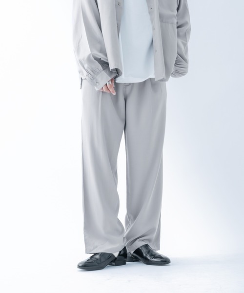 epnok(エプノック)の「レーヨンワイドパンツ(スラックス・メンズ・ライトグレー/グレイッシュブルー・SMALL/MEDIUM/LARGE)」の3枚目の写真
