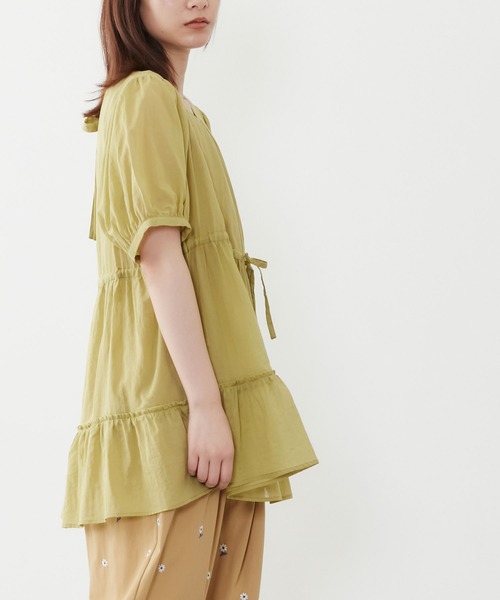 POU DOU DOU(プードゥドゥ)の「シアーコットンティアードブラウス(シャツ/ブラウス・レディース・ネイビー/イエロー/アイボリー・3)」の6枚目の写真