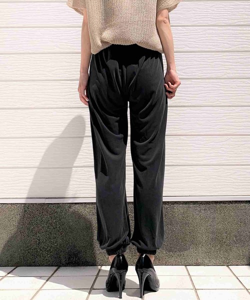 Q（キュー）の「裾ギャザーリラックスパンツ（その他パンツ・レディース・ブラック/ベージュ/カーキ・MEDIUM）」の6枚目の写真