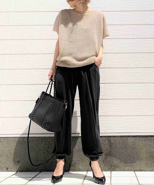 Q（キュー）の「裾ギャザーリラックスパンツ（その他パンツ・レディース・ブラック/ベージュ/カーキ・MEDIUM）」の7枚目の写真