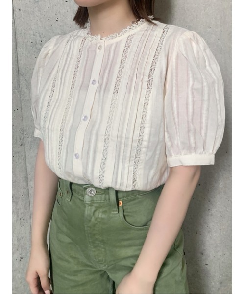 MOUSSY（マウジー）の「PIN TUCK LACE ブラウス（シャツ/ブラウス・レディース・ライトイエロー/ブルー/アイボリー/ブラック・2/1）」の19枚目の写真