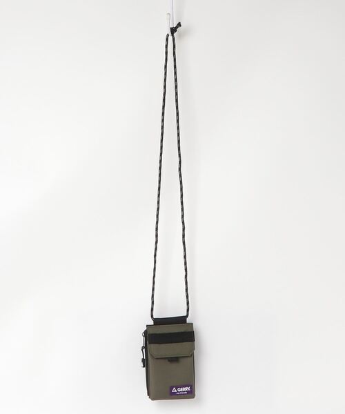 GERRY（ジェリー）の「GERRY はっ水加工 サスティナブル スマホ ショルダー ポーチ（ショルダーバッグ・メンズ・ブラック/ダークグリーン・FREE）」の17枚目の写真