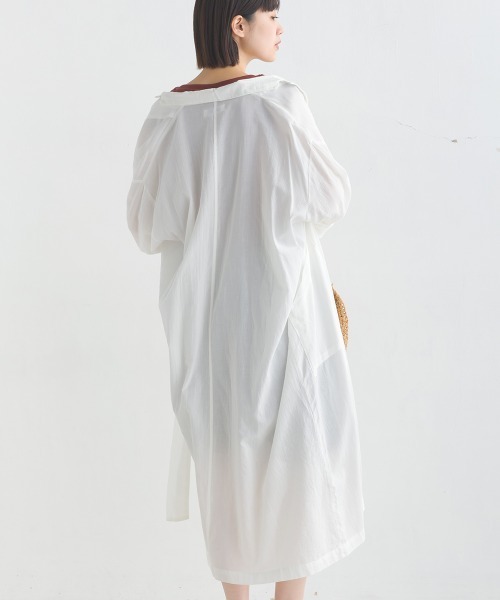 OMNES(オムネス)の「綿サテンガーゼ ローブワンピース(ワンピース・レディース・オフホワイト/グレー系その他/サーモンピンク/チャコール・FREE)」の17枚目の写真