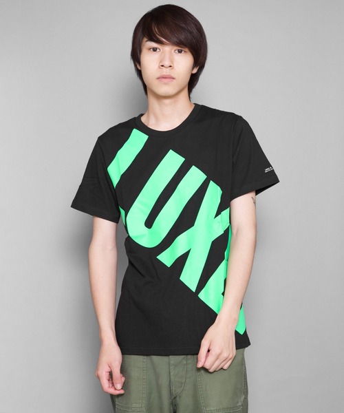 CERCA（チェルカ）の「RM/クルーネックTシャツ（Tシャツ/カットソー・メンズ・ホワイト×ブラック/ブラック×ホワイト/ブラック×グリーン/ホワイト×イエロー・MEDIUM/X-LARGE/LARGE）」の4枚目の写真