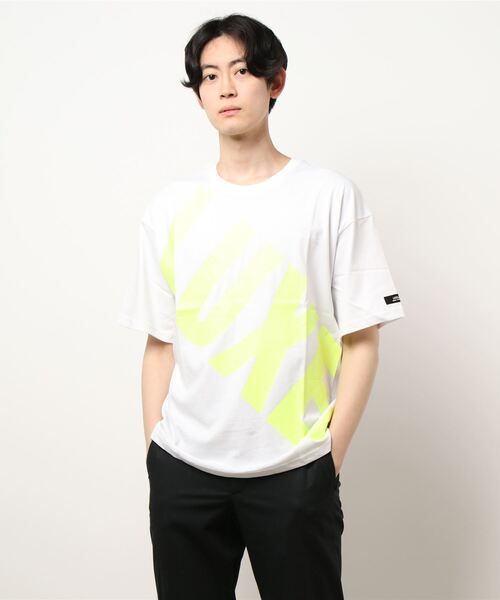 CERCA（チェルカ）の「RM/クルーネックTシャツ（Tシャツ/カットソー・メンズ・ホワイト×ブラック/ブラック×ホワイト/ブラック×グリーン/ホワイト×イエロー・MEDIUM/X-LARGE/LARGE）」の11枚目の写真