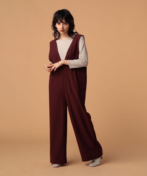 FEELING MADE（フィーリングメイド）の「FEELING MADE ストレッチ&UVカット Vネック サロペット（サロペット/オーバーオール・レディース・ブラック/オリーブ/ワイン・SMALL/MEDIUM/LARGE）」の3枚目の写真