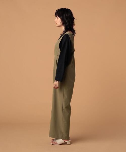 FEELING MADE（フィーリングメイド）の「FEELING MADE ストレッチ&UVカット Vネック サロペット（サロペット/オーバーオール・レディース・ブラック/オリーブ/ワイン・SMALL/MEDIUM/LARGE）」の11枚目の写真