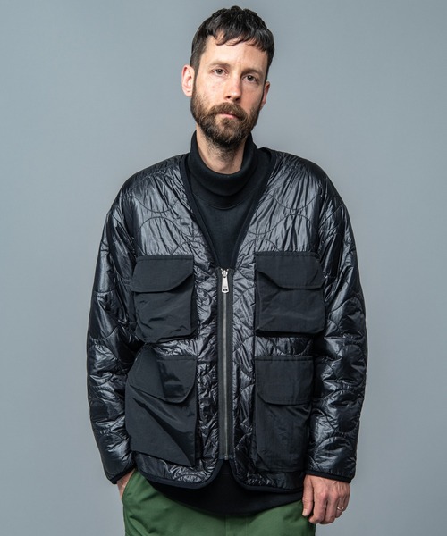 MR.OLIVE（ミスターオリーブ）の「ボア x リップストップ キルティング / リバーシブル ライニング アーミー ノーカラージャケット（ミリタリージャケット・メンズ・カーキ/ブラック・SMALL/MEDIUM/LARGE）」の2枚目の写真