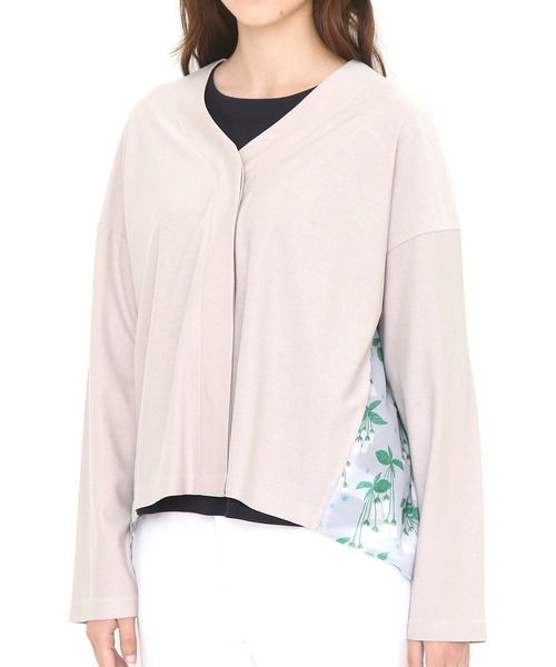 Design Tshirts Store graniph（デザイン　ティーシャツ　ストア　グラニフ）の「ベニドウダンフラワー｜クロスファブリックスウィッチングカーディガン（カーディガン/ボレロ・レディース・ライトグレー・FREE）」の2枚目の写真