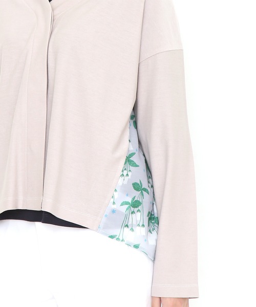 Design Tshirts Store graniph（デザイン　ティーシャツ　ストア　グラニフ）の「ベニドウダンフラワー｜クロスファブリックスウィッチングカーディガン（カーディガン/ボレロ・レディース・ライトグレー・FREE）」の10枚目の写真