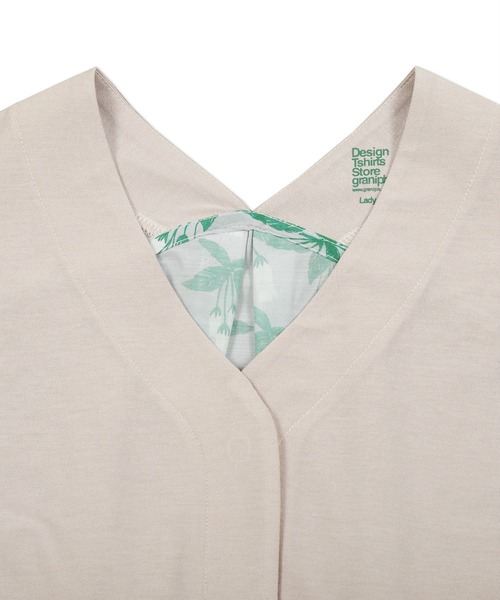 Design Tshirts Store graniph（デザイン　ティーシャツ　ストア　グラニフ）の「ベニドウダンフラワー｜クロスファブリックスウィッチングカーディガン（カーディガン/ボレロ・レディース・ライトグレー・FREE）」の7枚目の写真