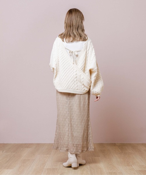 flower(フラワー)の「スウィートバックニット(ニット/セーター・レディース・ベージュ/ブルー/アイボリー・FREE)」の13枚目の写真