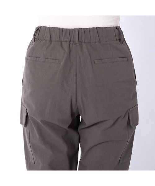 RIVE DROITE（リヴドロワ）の「《2サイズ展開》リラクシーでありながらすっきりとした美シルエット　ドロストカーゴパンツ（カーゴパンツ・レディース・ベージュ/チャコールグレー・38/36）」の9枚目の写真