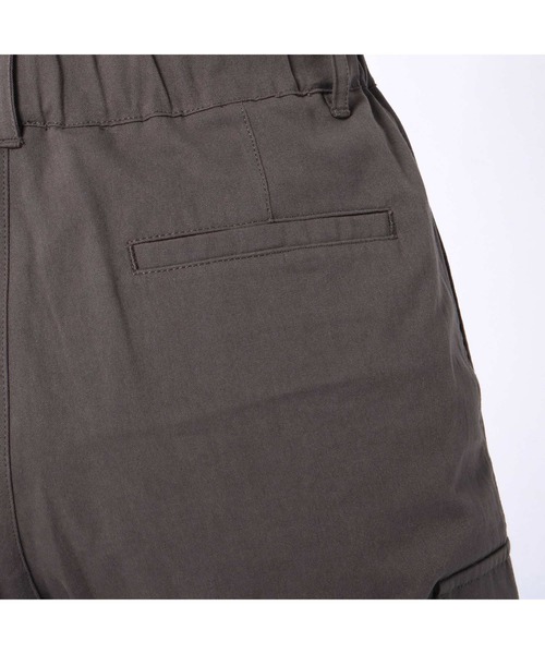 RIVE DROITE（リヴドロワ）の「《2サイズ展開》リラクシーでありながらすっきりとした美シルエット　ドロストカーゴパンツ（カーゴパンツ・レディース・ベージュ/チャコールグレー・38/36）」の13枚目の写真