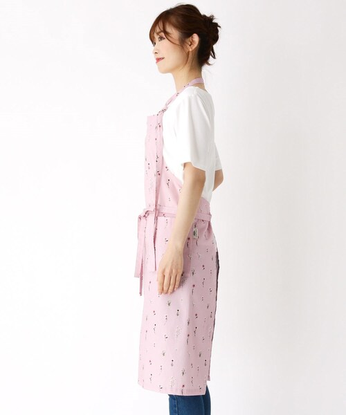 LAURA ASHLEY（ローラアシュレイ）の「【親子ペア】プレスドフラワー柄　エプロン（エプロン・レディース・ピンク系5・00）」の3枚目の写真