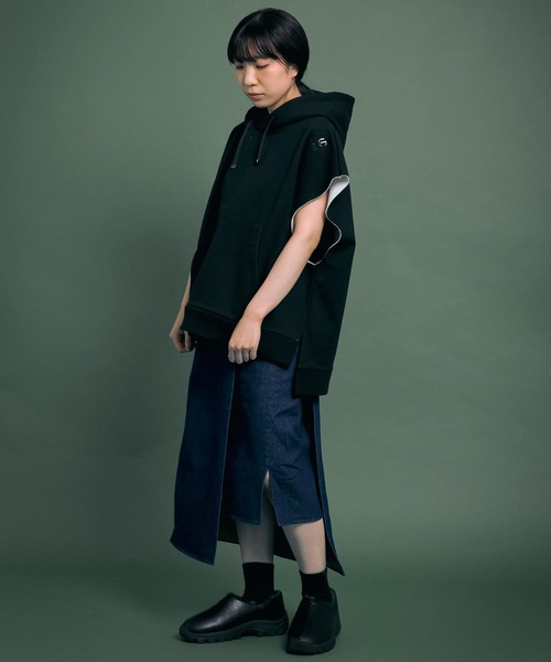 Uiscel(ユイセル)の「Uiscel フィルム裏毛フードベストプルオーバー(パーカー・レディース・ホワイト/ブラック・ONE)」の22枚目の写真