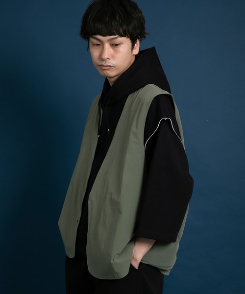 Uiscel(ユイセル)の「Uiscel フィルム裏毛フードベストプルオーバー(パーカー・レディース・ホワイト/ブラック・ONE)」の16枚目の写真