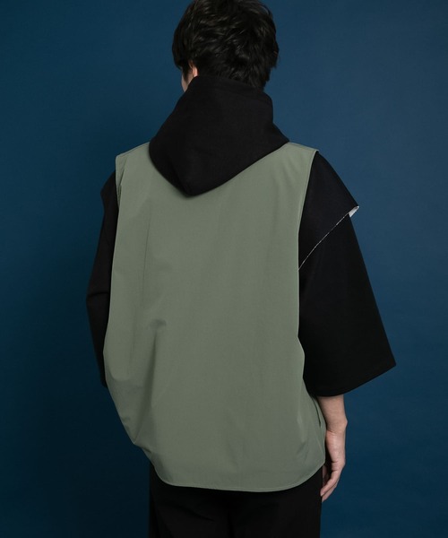 Uiscel(ユイセル)の「Uiscel フィルム裏毛フードベストプルオーバー(パーカー・レディース・ホワイト/ブラック・ONE)」の10枚目の写真