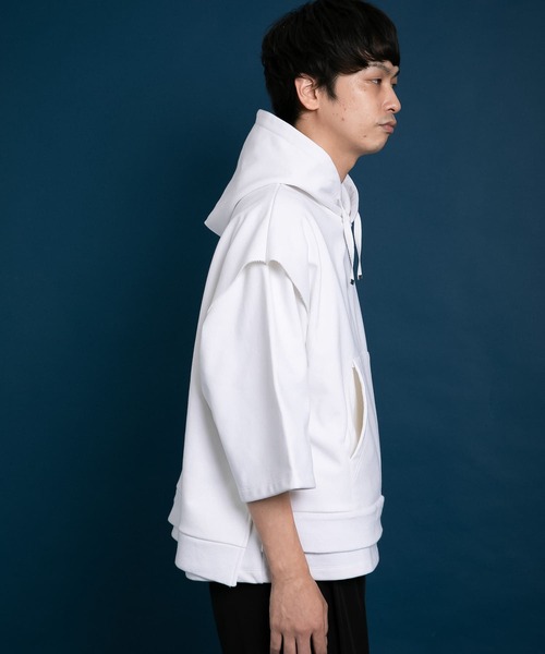 Uiscel(ユイセル)の「Uiscel フィルム裏毛フードベストプルオーバー(パーカー・レディース・ホワイト/ブラック・ONE)」の18枚目の写真
