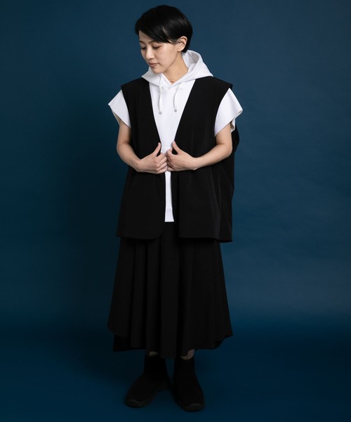 Uiscel(ユイセル)の「Uiscel フィルム裏毛フードベストプルオーバー(パーカー・レディース・ホワイト/ブラック・ONE)」の13枚目の写真