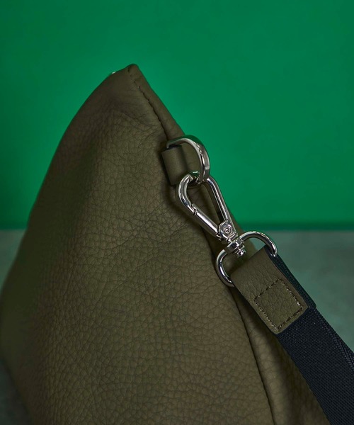 CITY TOKYO（シティトウキョウ）の「本革トライアングルミニバッグ（ショルダーバッグ・レディース・ブラック/カーキ/ホワイト・FREE）」の12枚目の写真