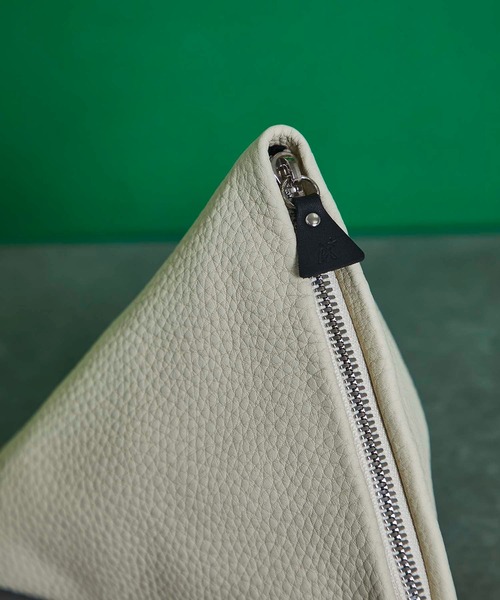 CITY TOKYO（シティトウキョウ）の「本革トライアングルミニバッグ（ショルダーバッグ・レディース・ブラック/カーキ/ホワイト・FREE）」の14枚目の写真