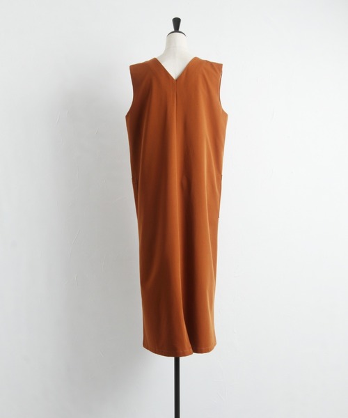 &. NOSTALGIA(アンドドットノスタルジア)の「キーネックレイヤードワンピース(ワンピース・レディース・ブラック/ブラウン/アイボリー/ベージュ/チャコールグレー・M)」の10枚目の写真