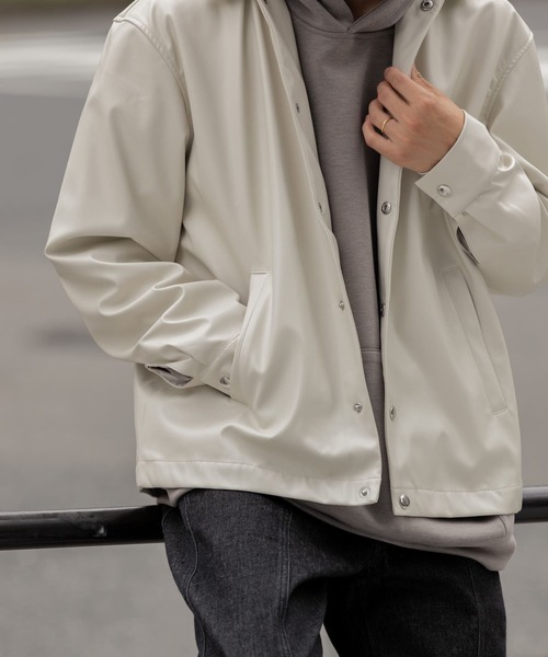 ITEMS URBANRESEARCH（アイテムズ アーバンリサーチ）の「ヴィーガンレザー コーチジャケット（その他アウター・メンズ・ブラック/グレー/オフホワイト・MEDIUM/LARGE）」の22枚目の写真